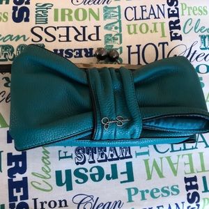 Jessica Simpson clutch purse
